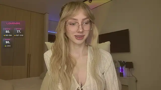 Lunainnk online show from April 2026 12:46:02 AM