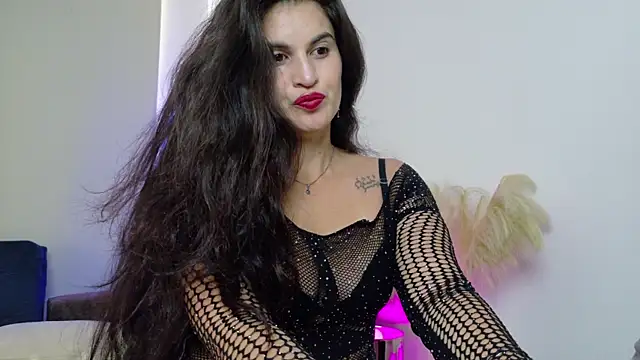 Snapshot of lizdevine chatting on December 2025 04:25:01 PM lizdevine online show from December 2025 04:25:01 PM