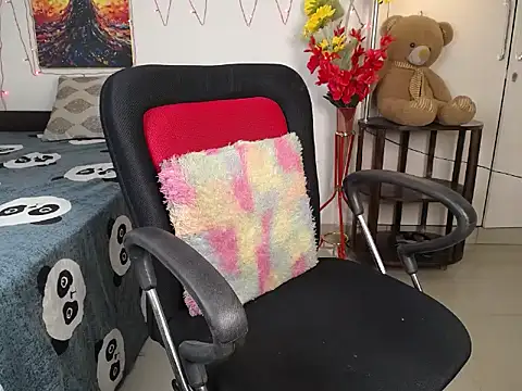 cool angell online show from December 2025 01:50:02 PM