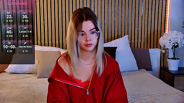 Snapshot of PrincessSlay chatting on June 2026 10:15:01 AM PrincessSlay online show from June 2026 10:15:01 AM