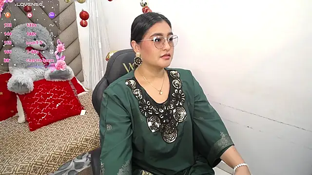 heluejamil online show from December 2025 08:39:02 PM