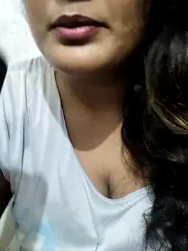 Snapshot of Cute_pinkii chatting on November 2025 08:00:01 PM Cute pinkii online show from November 2025 08:00:01 PM