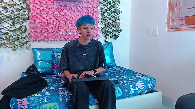 Snapshot of iam_lukas__ chatting on September 2025 03:17:02 AM iam lukas online show from September 2025 03:17:02 AM