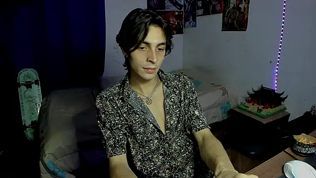Snapshot of golden_ryyan chatting on March 2026 05:44:01 AM golden ryyan online show from March 2026 05:44:01 AM