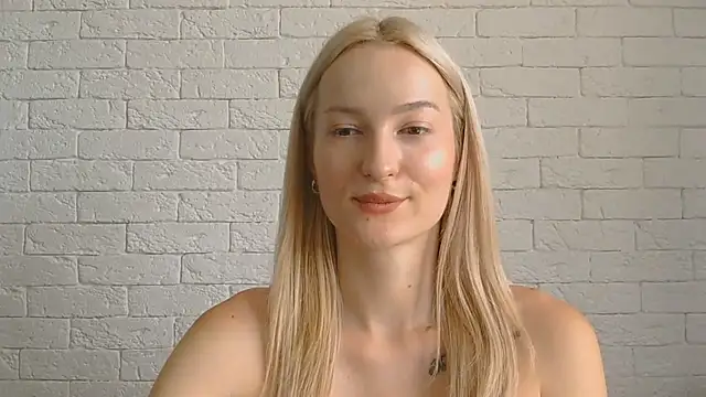 Snapshot of Alice_Sweet_01 chatting on July 2026 12:47:02 PM Alice Sweet 01 online show from July 2026 12:47:02 PM
