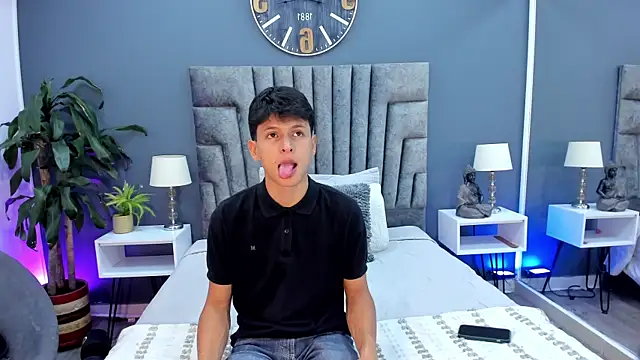 stephane rouss online show from October 2025 07:43:01 PM