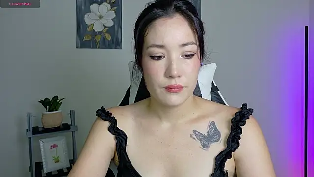 Eliih 01 online show from February 2026 05:01:01 PM