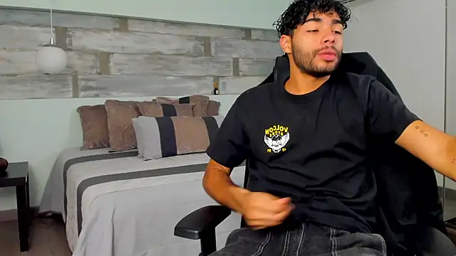 RaphaelDufort online show from December 2025 05:51:02 PM