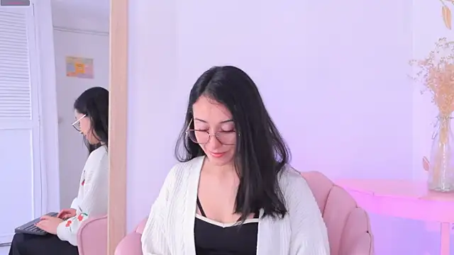 Ginevra esposito online show from November 2025 12:39:02 PM