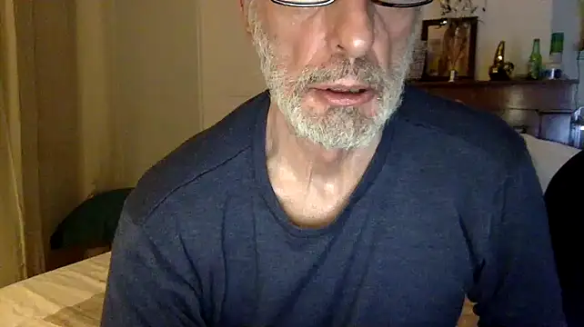 Snapshot of JF69100 chatting on February 2026 01:10:02 AM JF69100 online show from February 2026 01:10:02 AM