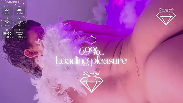 Diamond Piarce online show from November 2025 03:31:02 AM