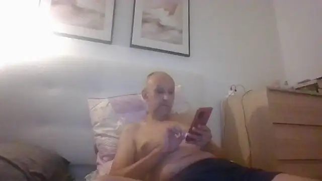 Snapshot of Emily_de_Carla chatting on July 2026 10:25:01 PM Emily de Carla online show from July 2026 10:25:01 PM