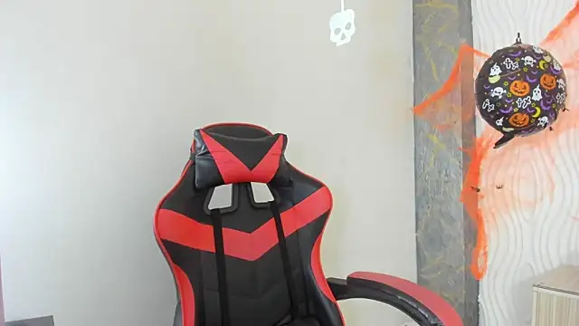 Snapshot of Raven_Rouge_ chatting on October 2025 05:20:02 AM Raven Rouge online show from October 2025 05:20:02 AM