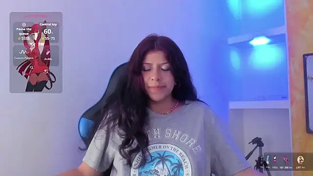 Snapshot of Raven_Rouge_ chatting on November 2025 06:30:01 AM Raven Rouge online show from November 2025 06:30:01 AM