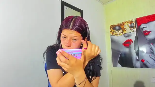 Snapshot of Raven_Rouge_ chatting on November 2025 04:45:02 AM Raven Rouge online show from November 2025 04:45:02 AM