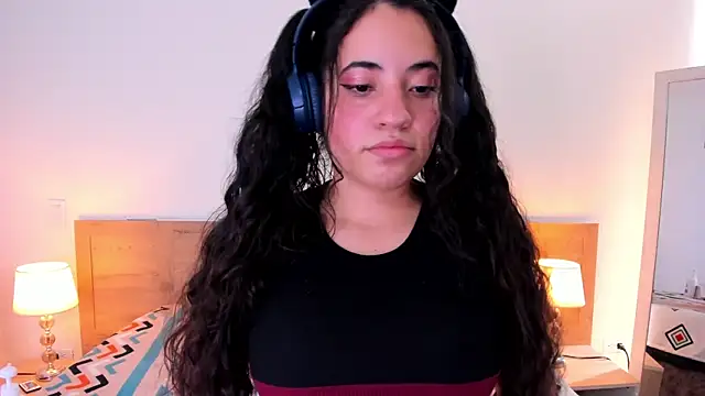 Snapshot of Nicol_Chang chatting on October 2025 07:58:02 PM Nicol Chang online show from October 2025 07:58:02 PM