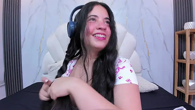 Snapshot of Nicol_Chang chatting on November 2025 08:10:01 PM Nicol Chang online show from November 2025 08:10:01 PM