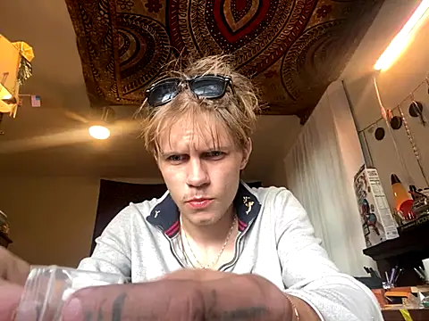 XanderOzzz online show from October 2025 08:53:02 PM