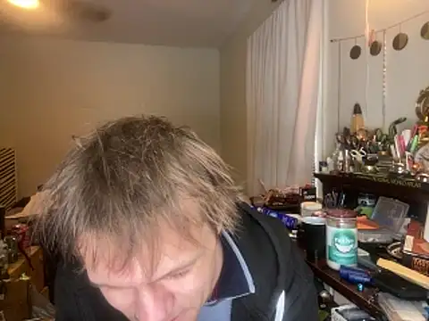 XanderOzzz online show from December 2025 05:54:02 PM