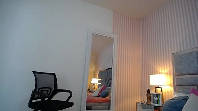 Snapshot of ViictoriaJones_ chatting on September 2025 01:45:02 PM ViictoriaJones online show from September 2025 01:45:02 PM