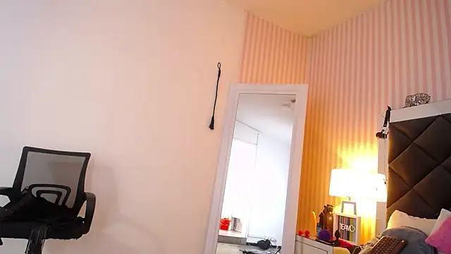 Snapshot of ViictoriaJones_ chatting on October 2025 01:15:02 PM ViictoriaJones online show from October 2025 01:15:02 PM