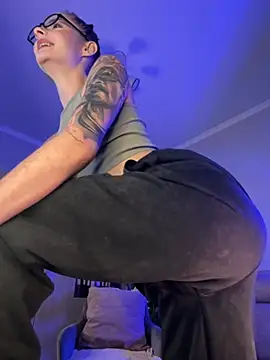 Snapshot of bigJuicyPussy chatting on October 2025 01:30:01 PM bigJuicyPussy online show from October 2025 01:30:01 PM