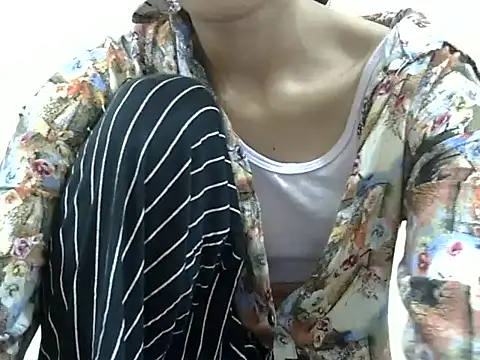 Snapshot of smallcuute chatting on November 2025 08:30:01 PM smallcuute online show from November 2025 08:30:01 PM