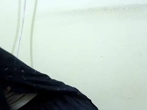 Snapshot of smallcuute chatting on December 2025 08:18:02 PM smallcuute online show from December 2025 08:18:02 PM