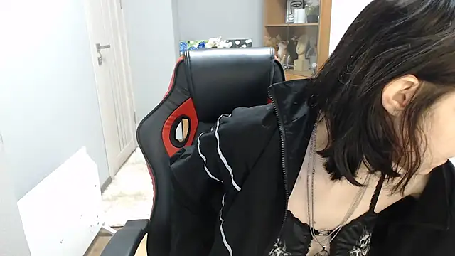 TinaQuiin online show from November 2025 08:58:02 AM