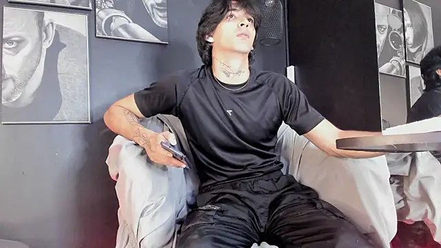 jett savage online show from November 2025 04:33:02 AM