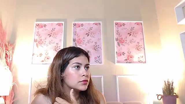 Snapshot of CurlyDani chatting on February 2026 02:01:02 AM CurlyDani online show from February 2026 02:01:02 AM