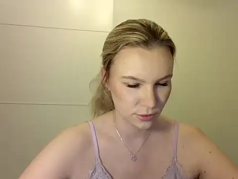 SadieBrilliance online show from October 2025 06:09:02 PM