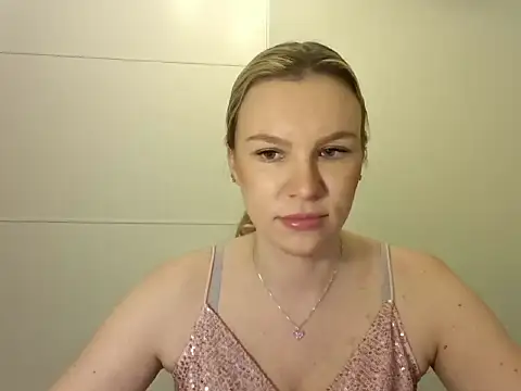 SadieBrilliance online show from October 2025 06:08:01 PM