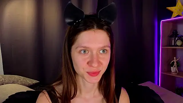 MinaMancilla online show from September 2025 04:18:02 PM