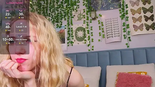 Snapshot of EmmaNovak chatting on February 2026 11:48:01 AM EmmaNovak online show from February 2026 11:48:01 AM
