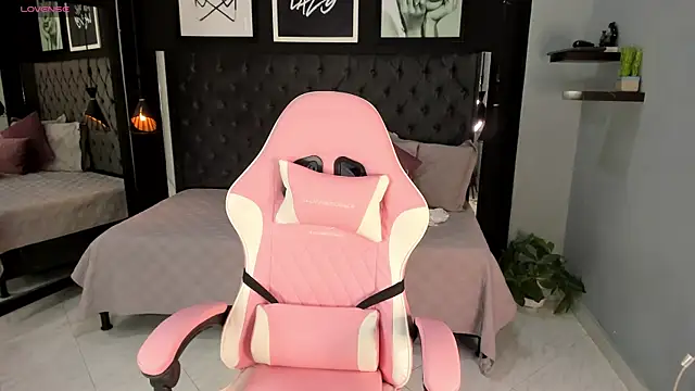 Snapshot of kitty_collins_ chatting on September 2025 11:11:01 AM kitty collins online show from September 2025 11:11:01 AM