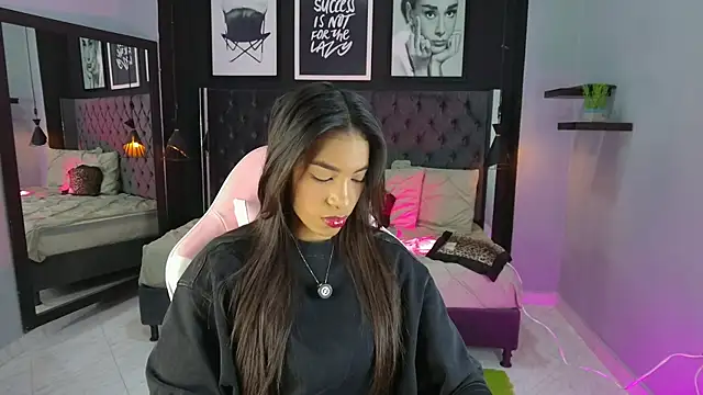 Snapshot of kitty_collins_ chatting on October 2025 11:25:01 AM kitty collins online show from October 2025 11:25:01 AM