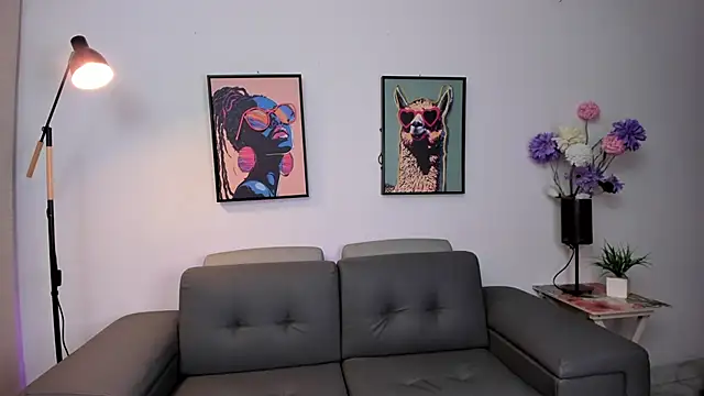 Snapshot of leyah_ chatting on March 2026 01:05:01 PM leyah online show from March 2026 01:05:01 PM