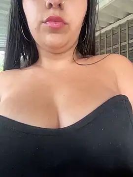 Isaa-Sweet online show from December 2025 08:28:02 PM