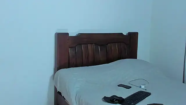 Snapshot of Hunter_Hoott chatting on April 2026 01:28:02 AM Hunter Hoott online show from April 2026 01:28:02 AM