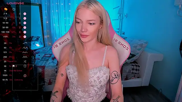 Snapshot of AnyaTaylor_ chatting on January 2026 04:15:01 AM AnyaTaylor online show from January 2026 04:15:01 AM