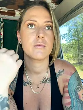 Snapshot of OdetteDelane chatting on October 2025 03:28:02 AM OdetteDelane online show from October 2025 03:28:02 AM