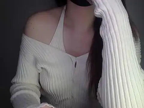 Snapshot of Mia_8 chatting on April 2026 05:29:01 PM Mia 8 online show from April 2026 05:29:01 PM