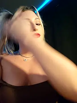 Snapshot of Blondie_Sasha chatting on September 2025 06:44:01 PM Blondie Sasha online show from September 2025 06:44:01 PM