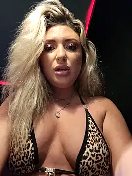 Snapshot of Blondie_Sasha chatting on September 2025 07:08:02 PM Blondie Sasha online show from September 2025 07:08:02 PM