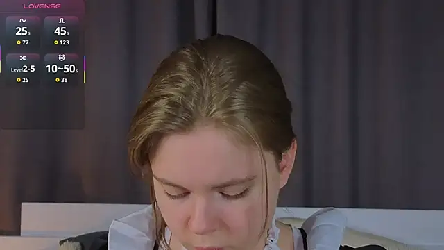 Snapshot of JulietteRain chatting on November 2025 05:39:01 PM JulietteRain online show from November 2025 05:39:01 PM