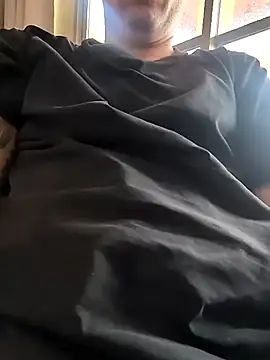 Snapshot of House_of_James chatting on April 2026 08:06:01 AM House of James online show from April 2026 08:06:01 AM