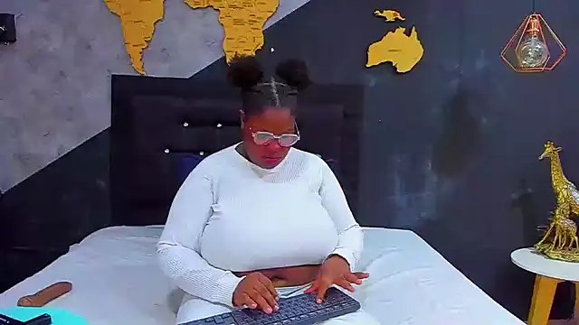 Maiam  Rossi online show from October 2025 12:39:02 PM