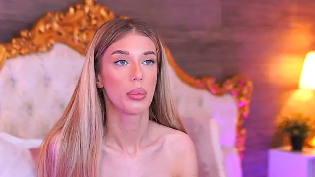 Snapshot of EllieRedd chatting on October 2025 09:55:01 AM EllieRedd online show from October 2025 09:55:01 AM