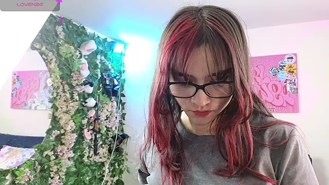 Snapshot of MiaVelvetDoll chatting on March 2026 03:31:01 PM MiaVelvetDoll online show from March 2026 03:31:01 PM